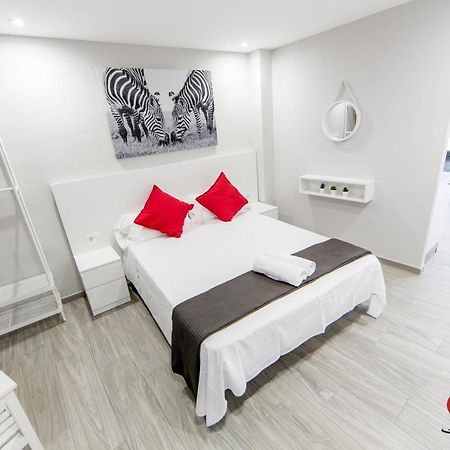 Roses Apartments Red Loft Vista Mar Lateral Eksteriør bilde